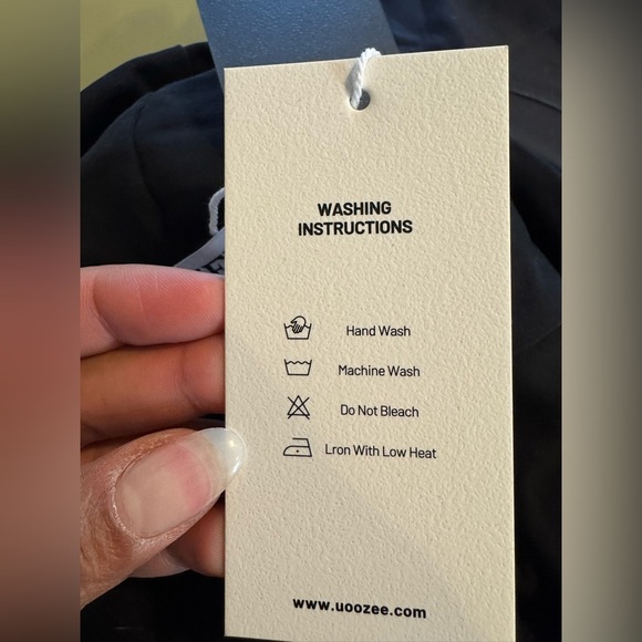 Uoozee Black tunic turtle neck- Size Large - Picture 6 of 7